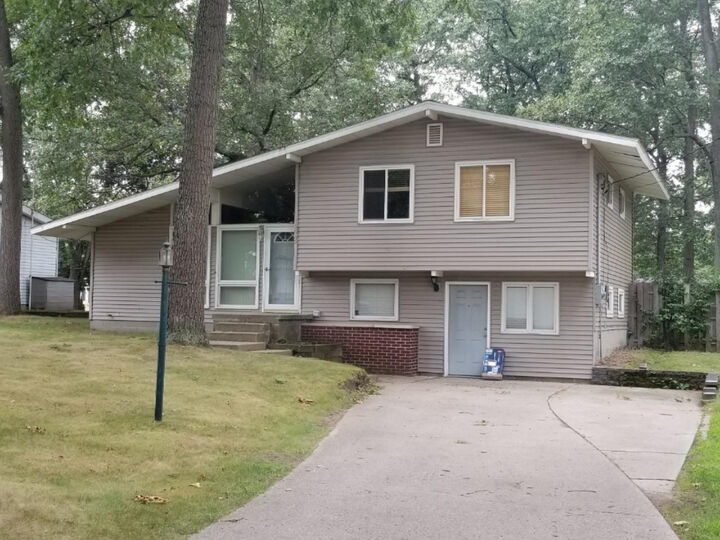 15045 155th Avenue  Grand Haven MI 49417 photo