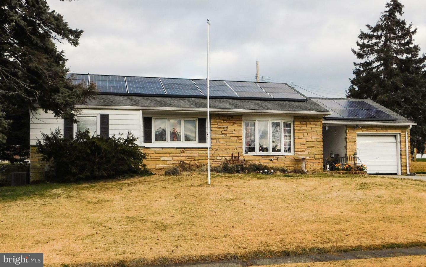 Property Photo: 416 Pastell Lane PA 19428
