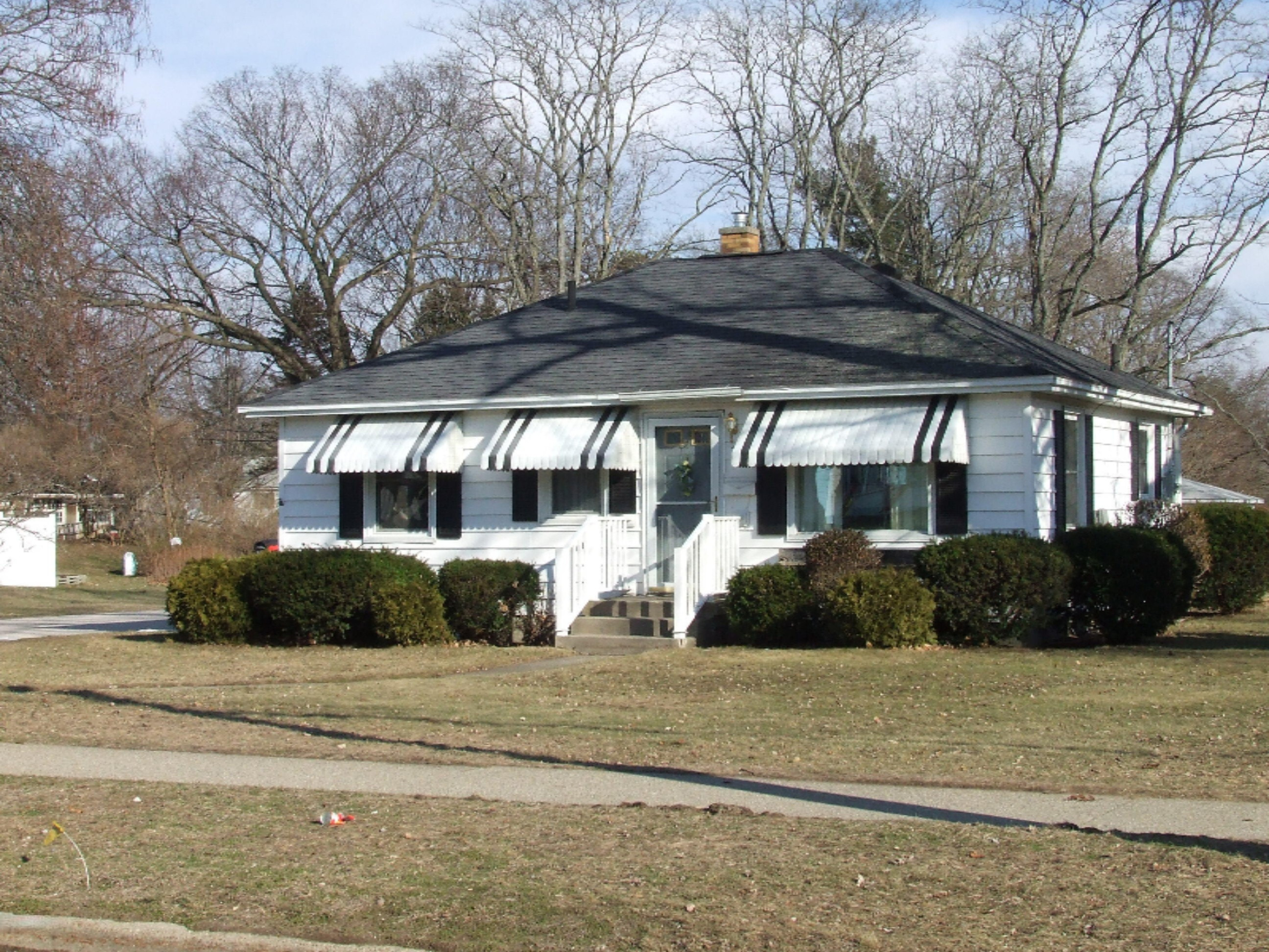 Property Photo:  720 S Griffin Street  MI 49417 