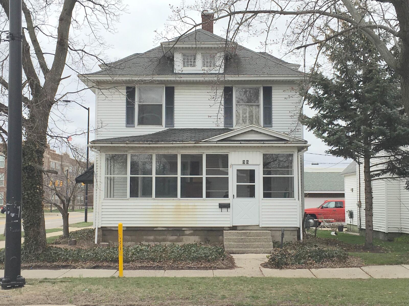 Property Photo:  35 W 17th Street  MI 49423 