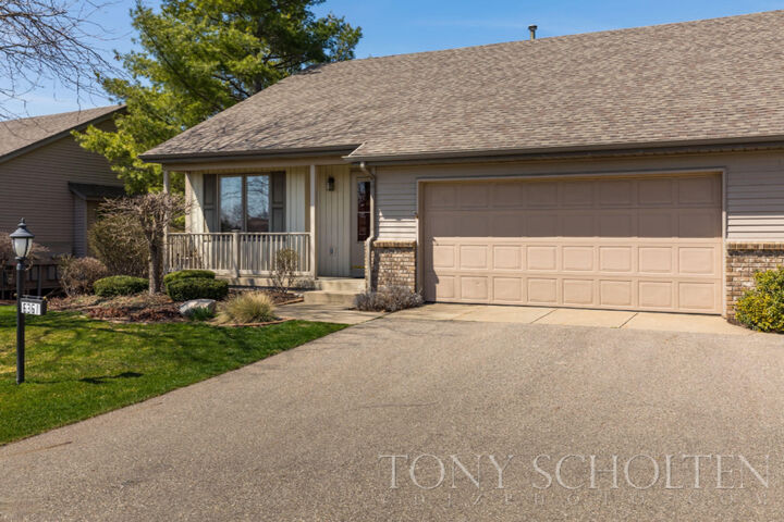 6361 Eastridge Court  Hudsonville MI 49426 photo