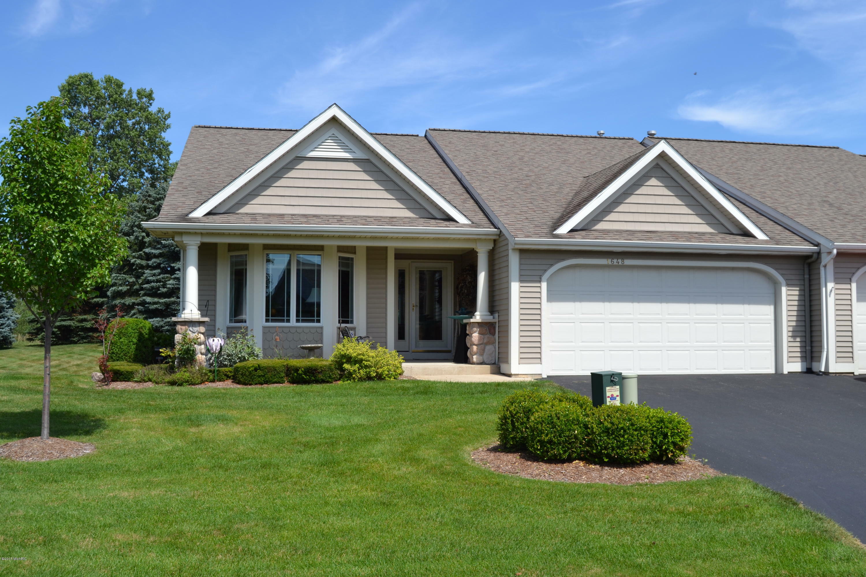 Property Photo: 1648 High Pointe Drive MI 49464