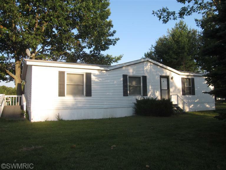 Property Photo:  1700 W County Line Road  MI 49343 