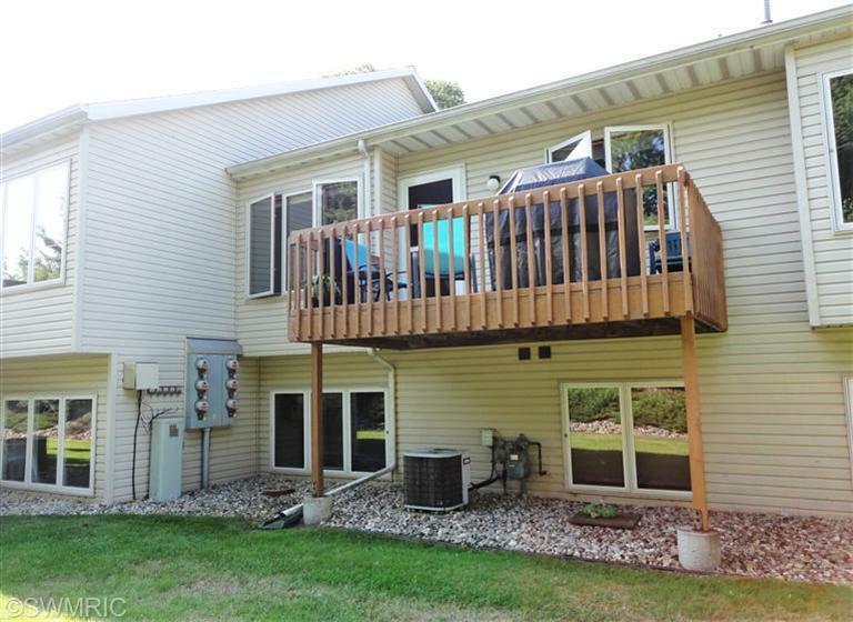 Property Photo:  5506 Ivy Drive  MI 49127 