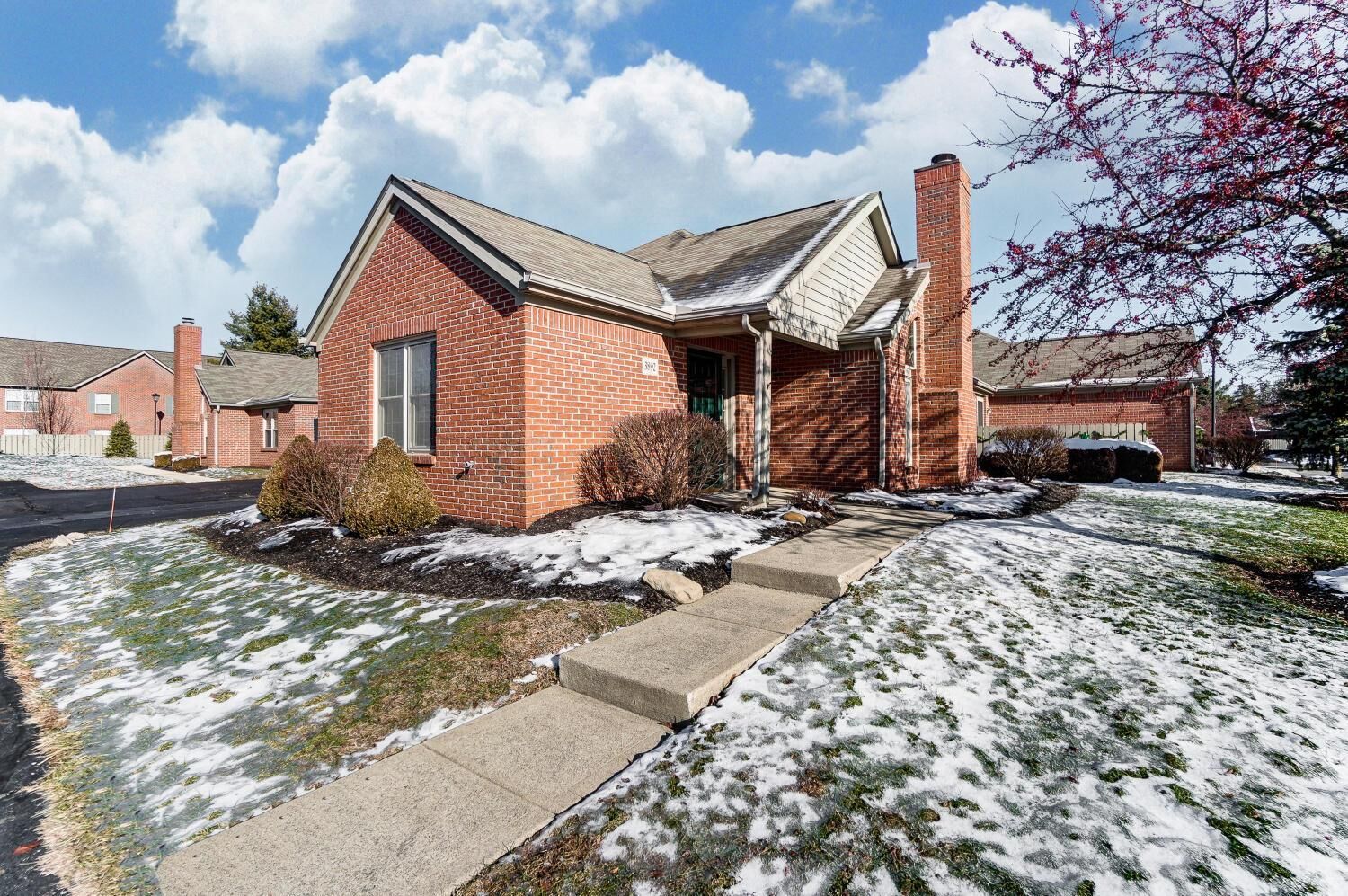 Property Photo:  3892 Sandstone Circle  OH 43065 