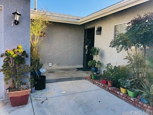 Property Photo:  22600 Festividad Drive  CA 91350 