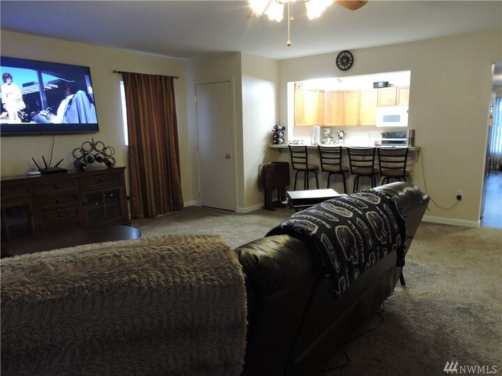 Property Photo:  512 J St SW  WA 98848 