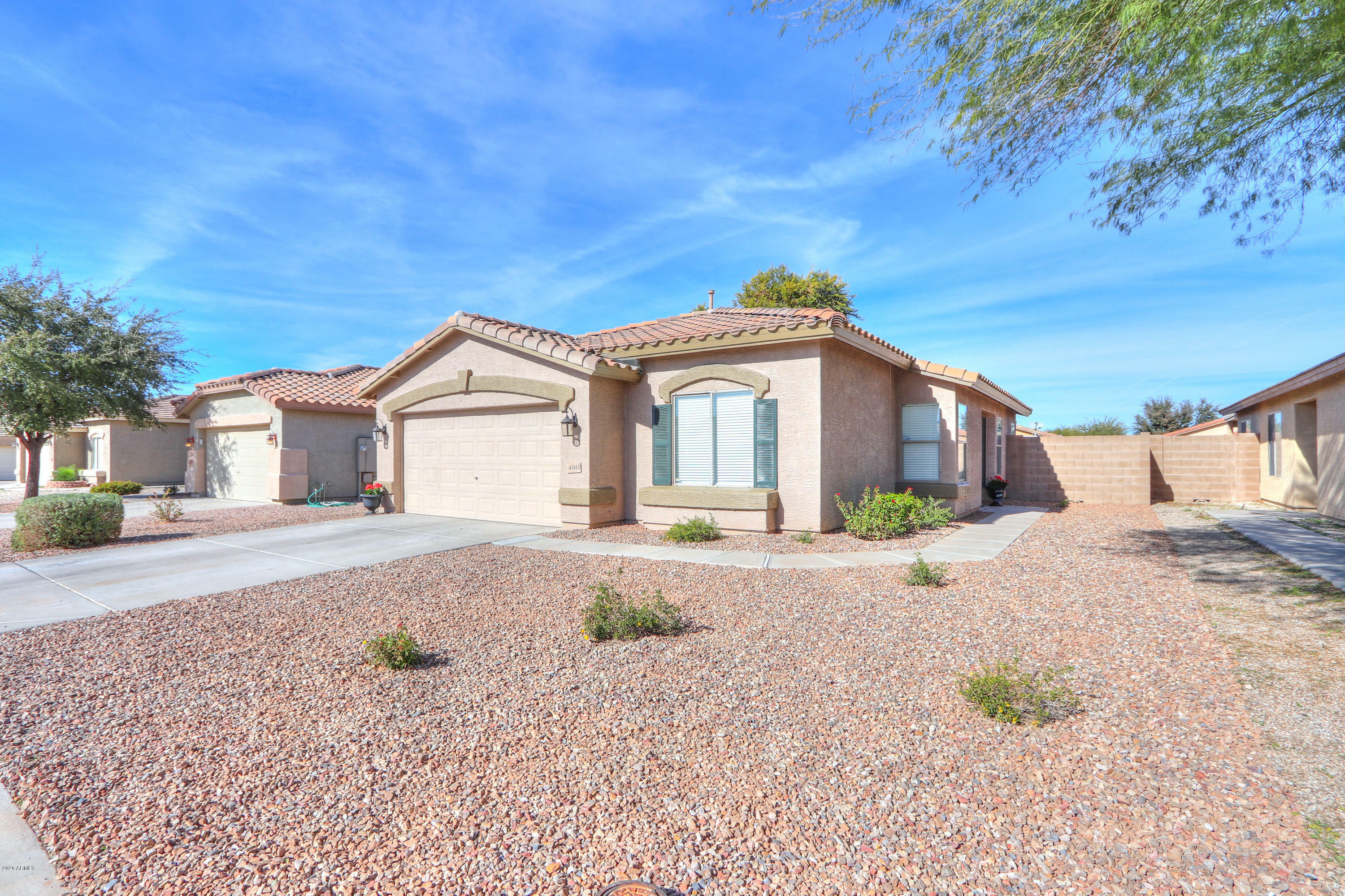 Property Photo: 42412 W Oakland Drive AZ 85138