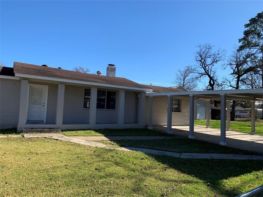 Property Photo:  180 White Forest Lane  TX 77351 