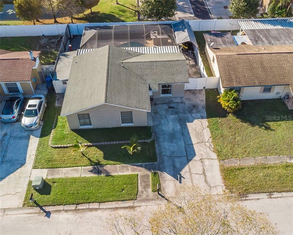 Property Photo:  8608 Leeward Drive  FL 33634 