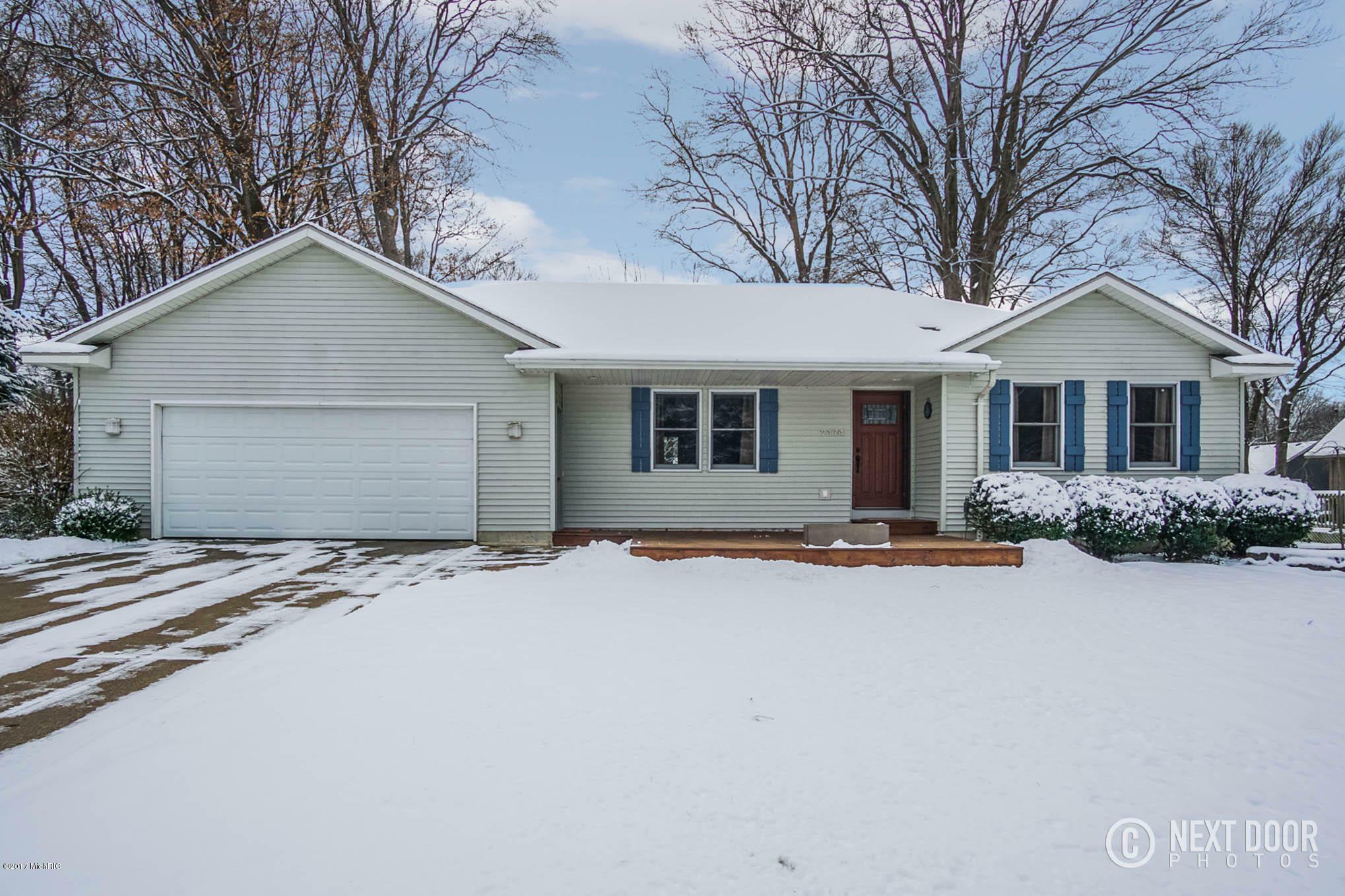 Property Photo:  2174 Arapahoe Road  MI 49424 