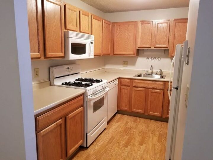 Property Photo: 128 Mammoth Road 103 NH 03106