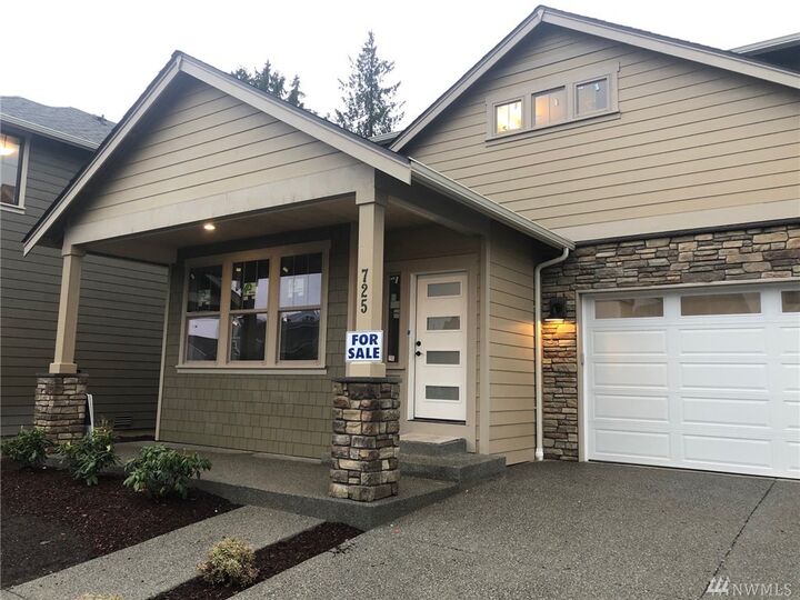 Property Photo: 725 Bailey Avenue WA 98290