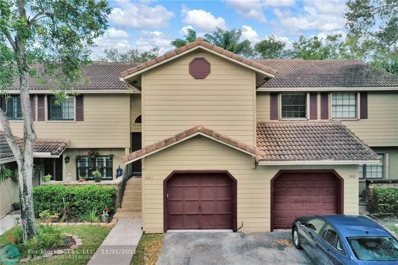 Property Photo: 9003 Vineyard Lake Dr 9003 FL 33324