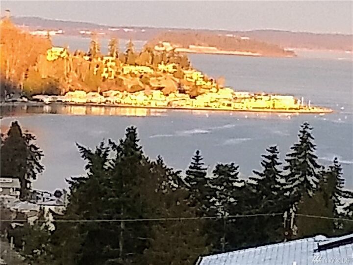 Property Photo:  1023  Vista Del Monte Street  WA 98282 