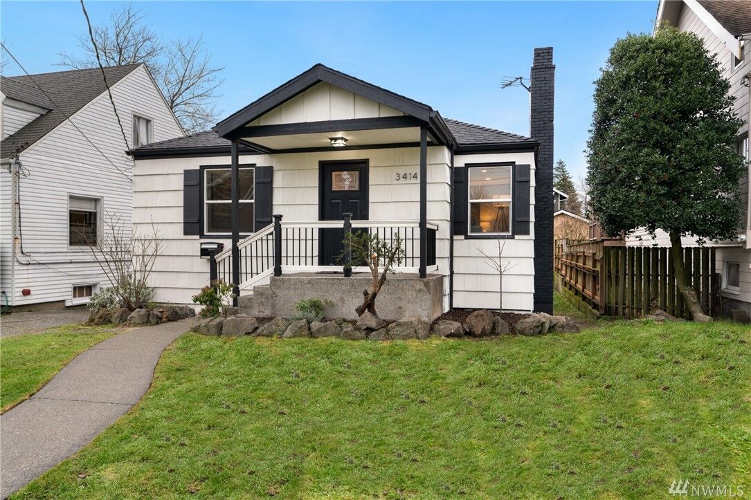 Property Photo: 3414 40th Avenue SW WA 98116