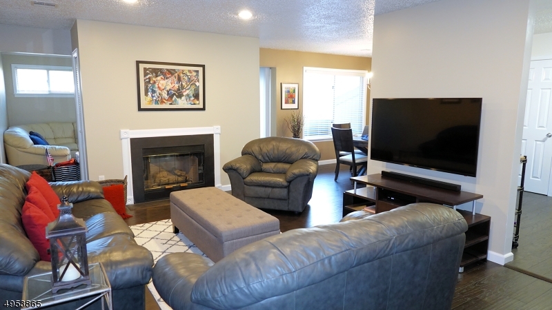 Property Photo:  8 Larkin Cir 8  NJ 07052 