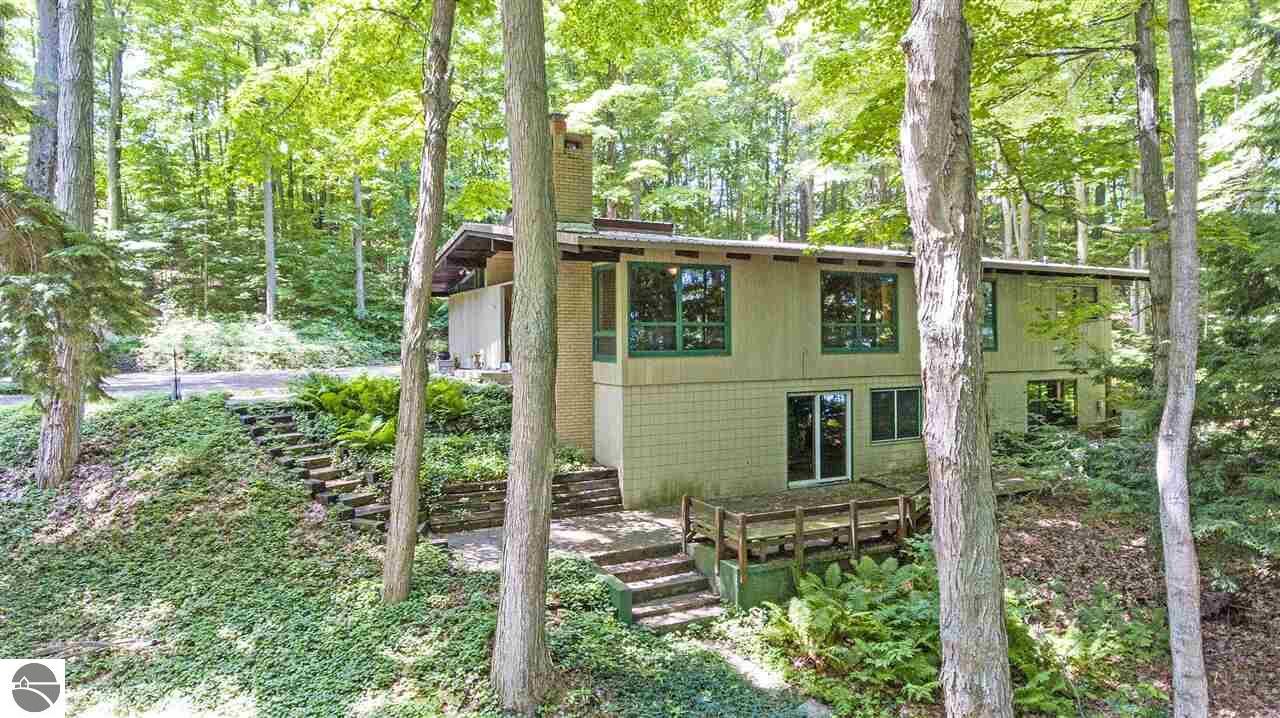 Property Photo:  212 Sachem Court  MI 49635 