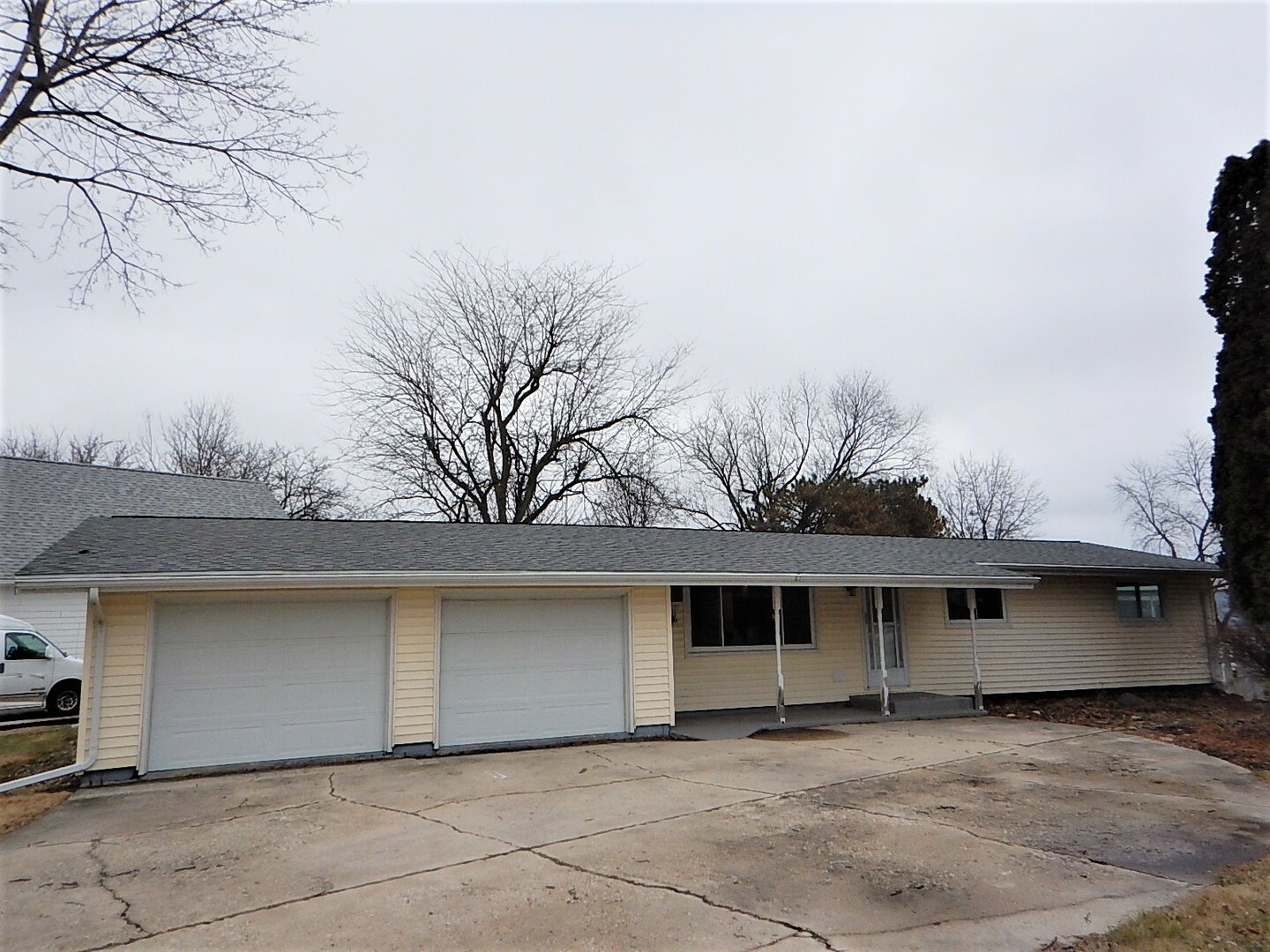 Property Photo:  6960 Cambridge Drive  IL 60450 