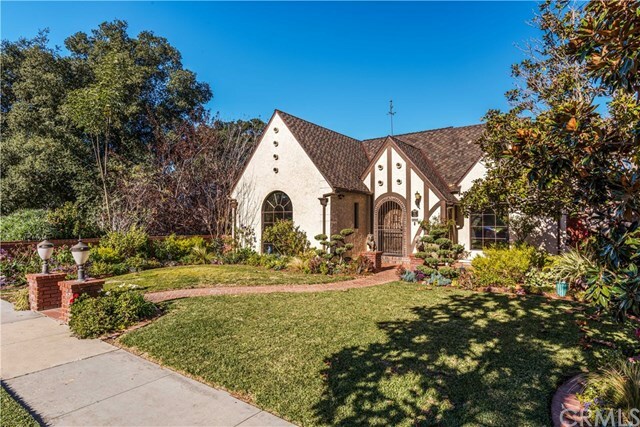 Property Photo: 4251 Chestnut Avenue CA 90807