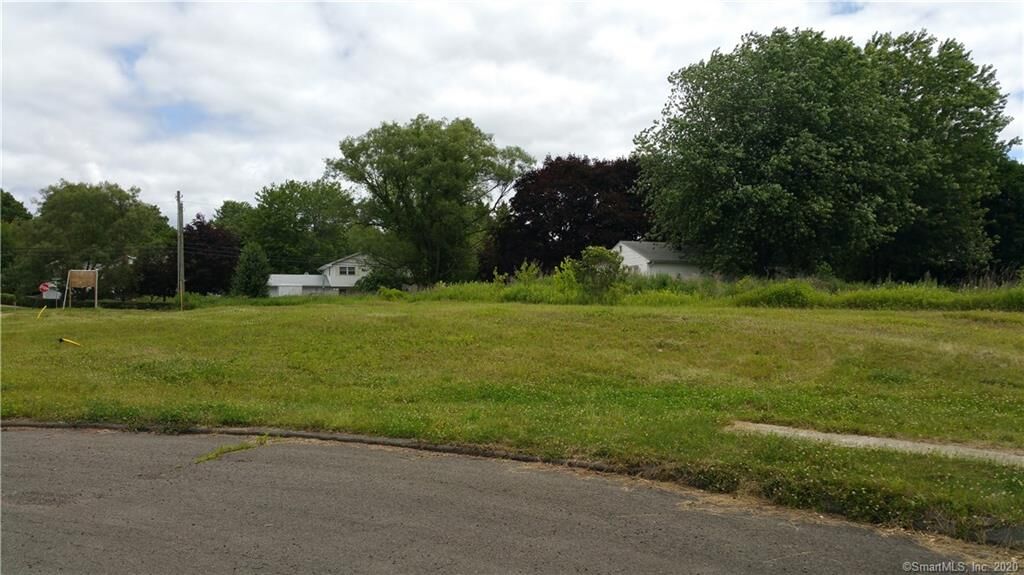 Property Photo:  232 Wintergreen Avenue  CT 06514 