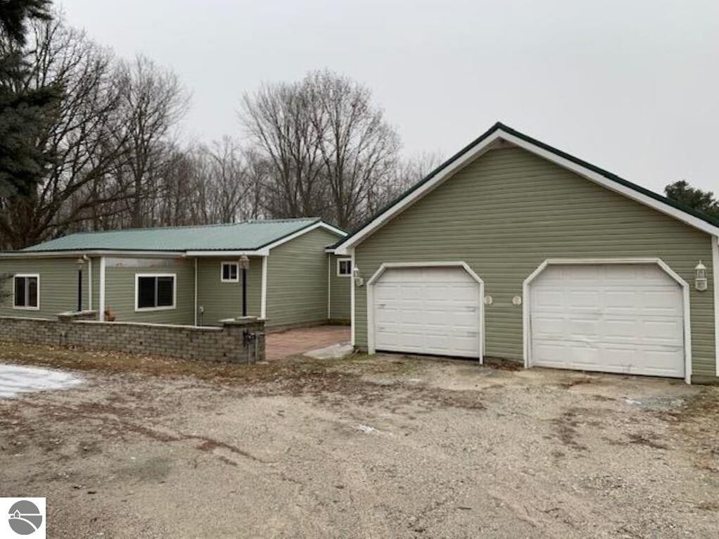 Property Photo:  10387 W Buchanan Road  MI 48889 