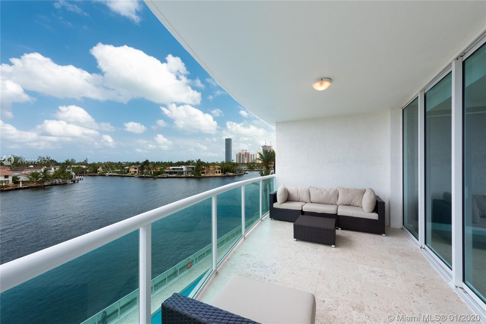 Property Photo: 20201 E Country Club Dr 405 FL 33180