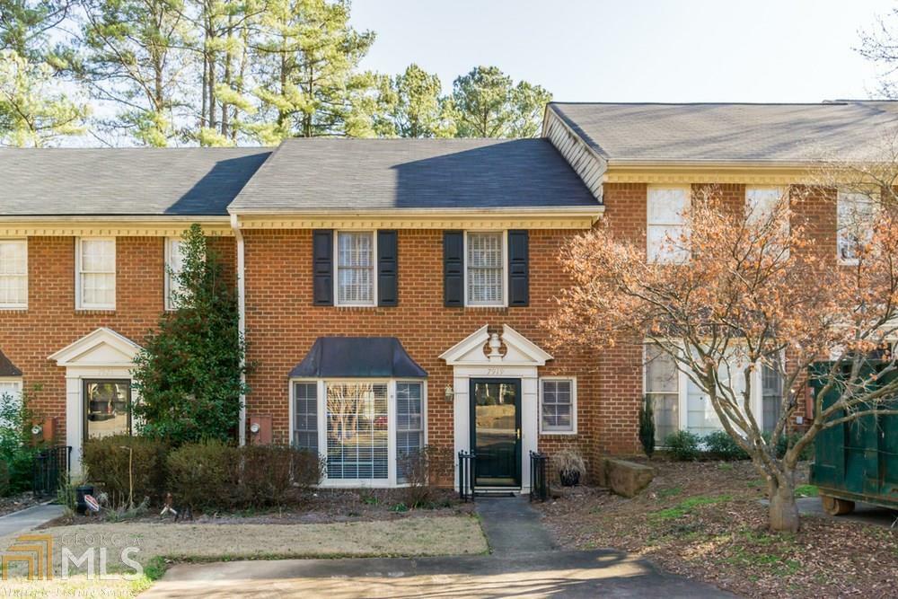 Property Photo: 7919 Briar Villa Pl GA 30350