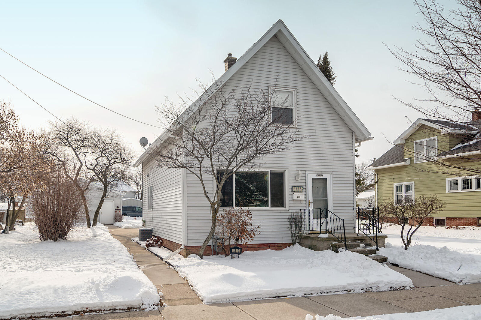 Property Photo:  1819 Saemann Ave  WI 53081 