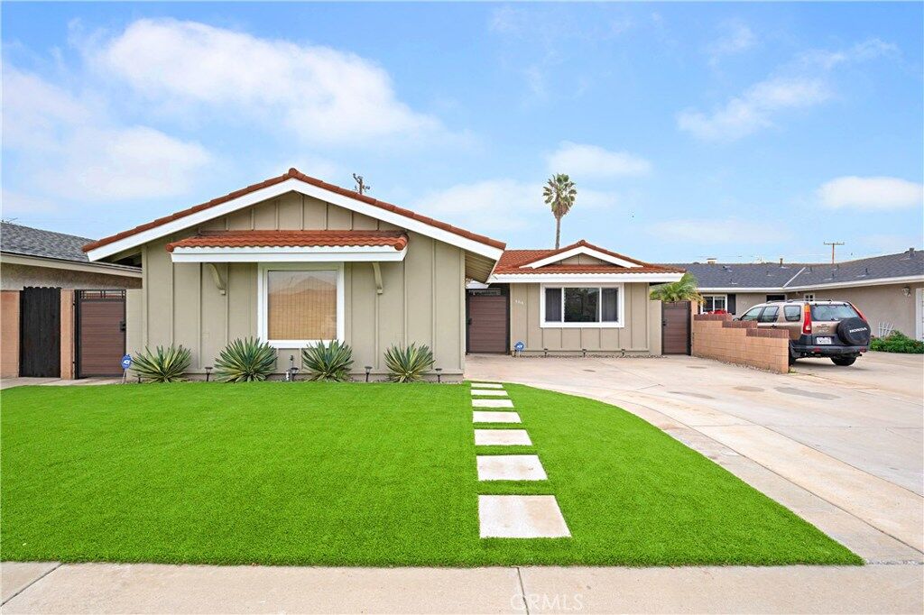 Property Photo:  5316 Iroquois Avenue  CA 90713 