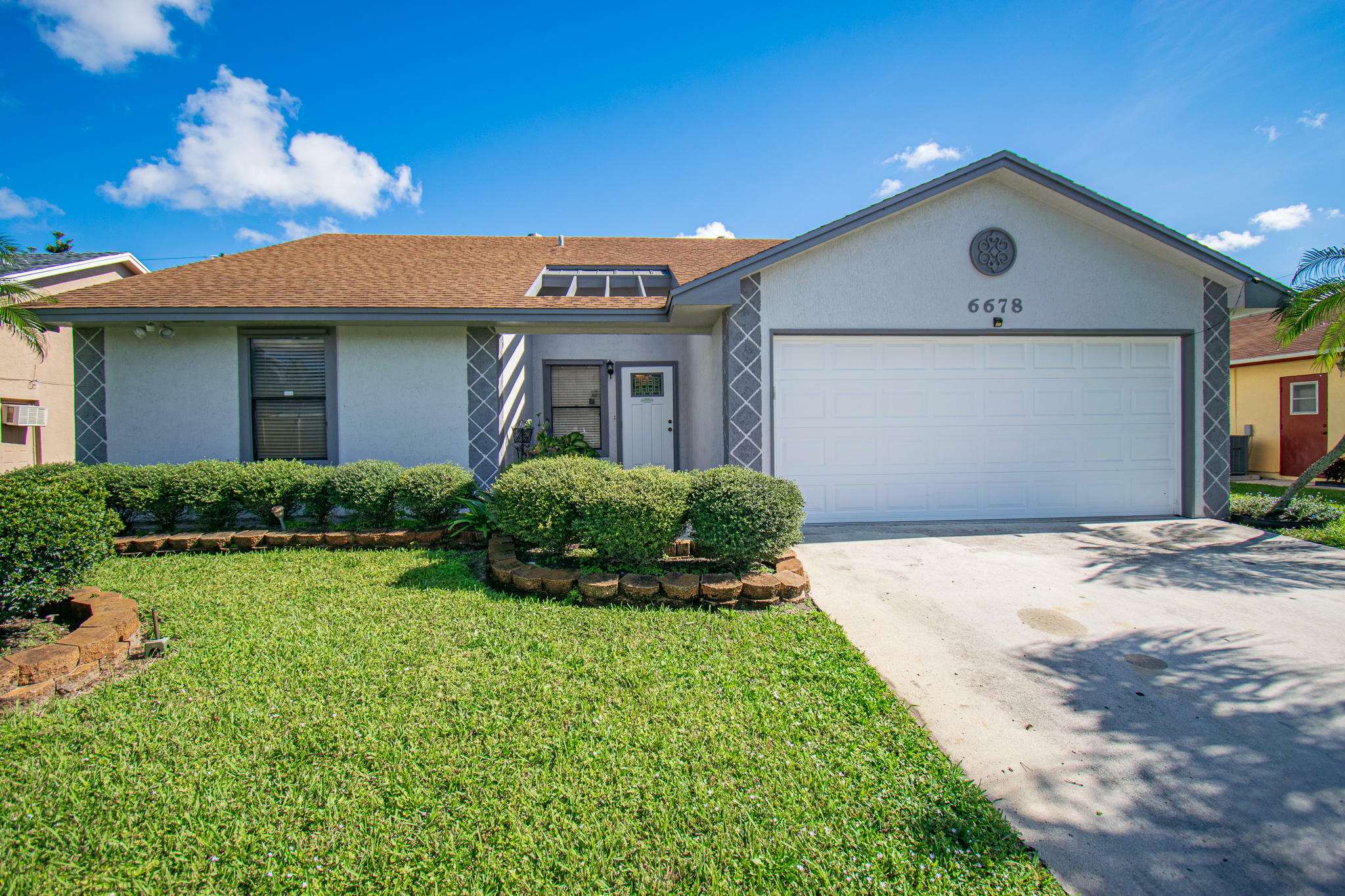 Property Photo:  6678 Lawrence Woods Court  FL 33462 