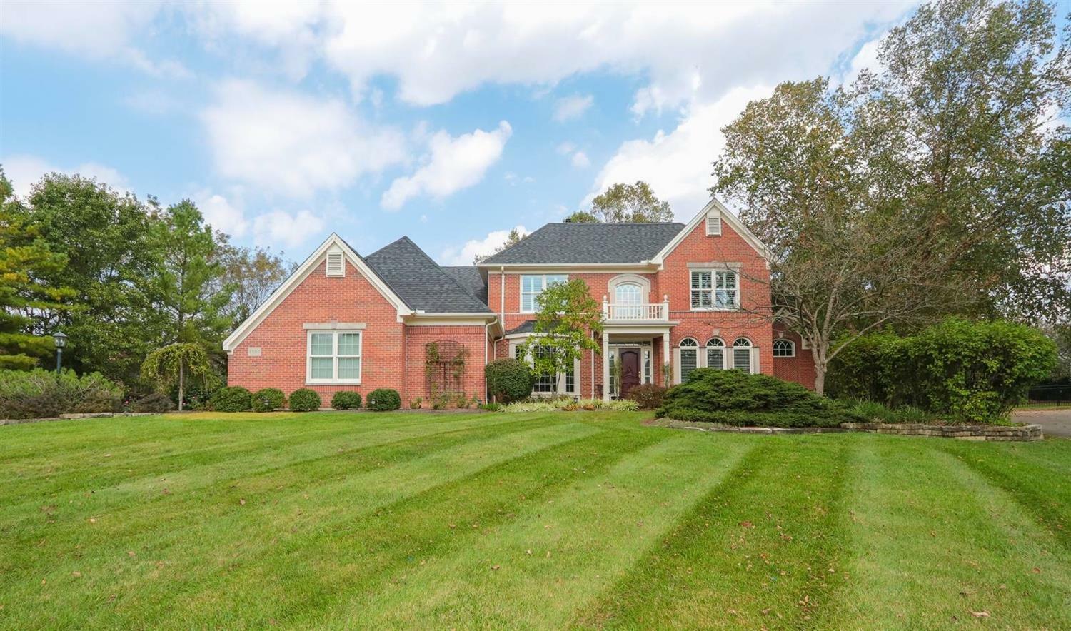 Property Photo: 8560 Chaucer Pl OH 45249