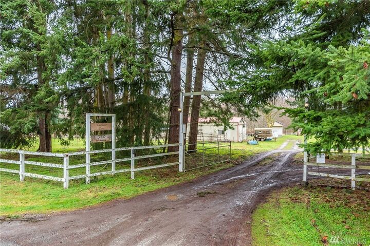 340 W Sleeper Road  Oak Harbor WA 98277 photo