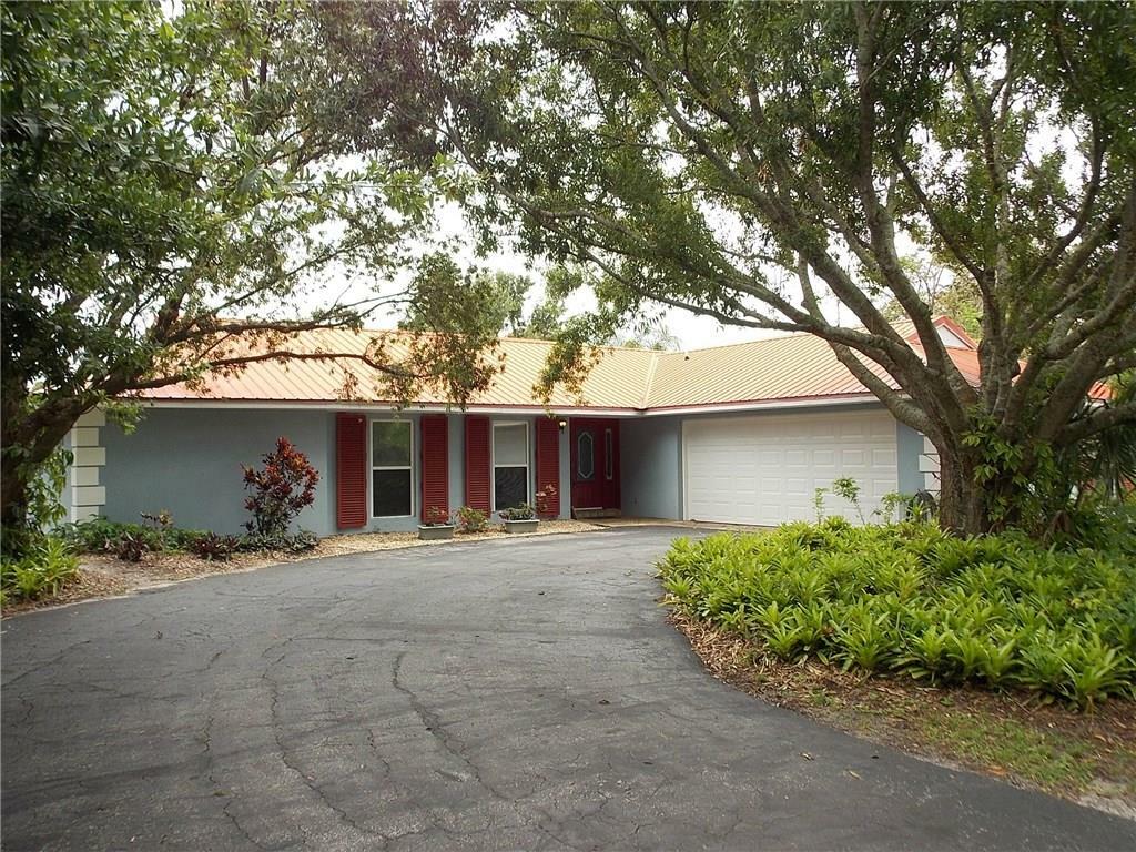 Property Photo:  656 Colonial Drive  FL 32962 