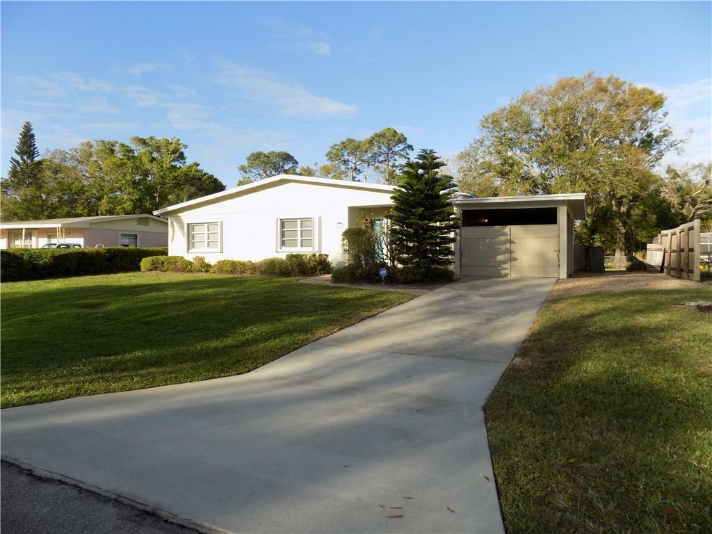 Property Photo:  1425 26th Avenue  FL 32960 