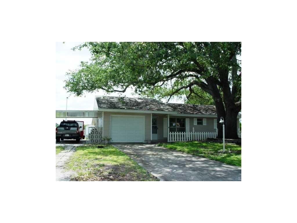 Property Photo: 300 30th Avenue FL 32960