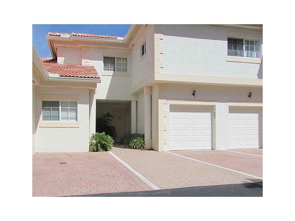 Property Photo:  520 7th Square 102  FL 32962 