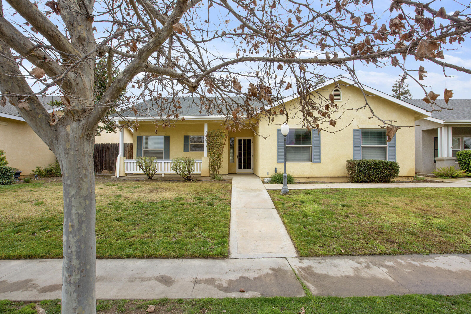 Property Photo: 1373 Vine Street CA 93221