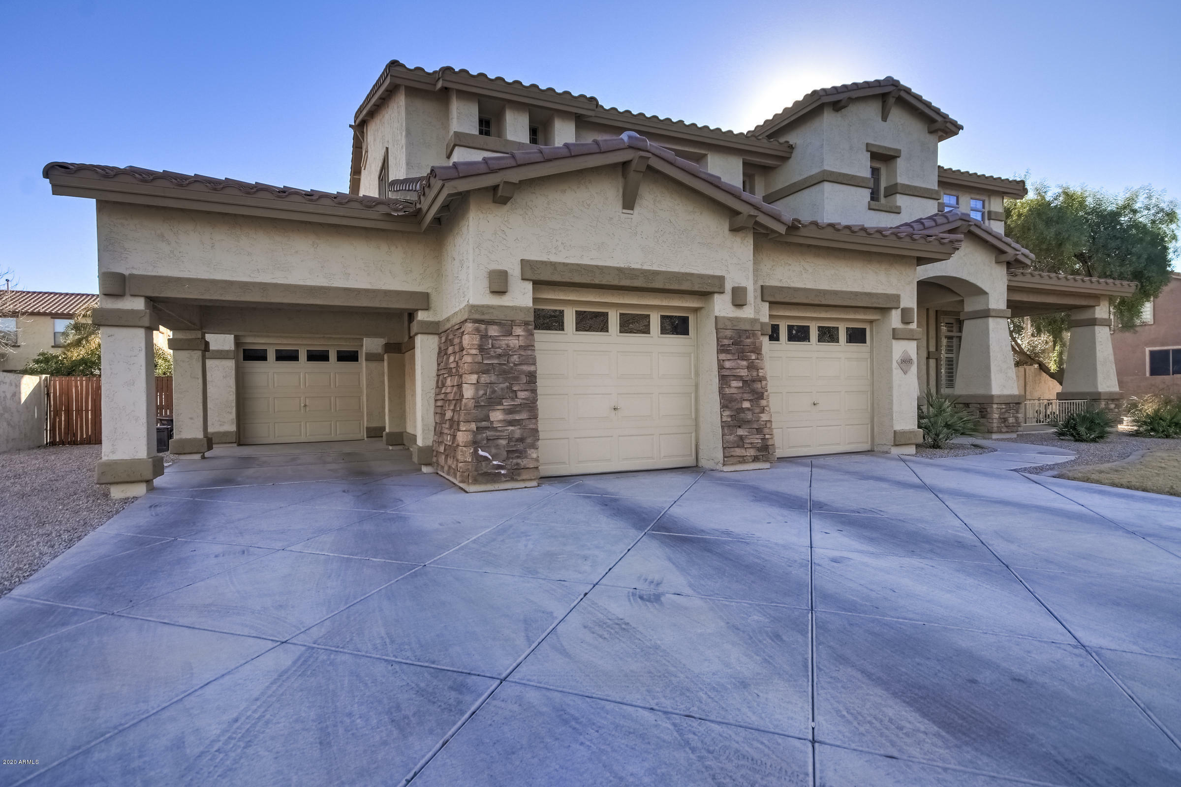 Property Photo: 18697 E Caledonia Drive AZ 85142