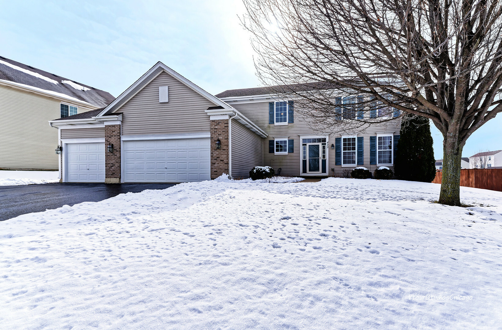 Property Photo: 422 Windett Ridge Road IL 60560