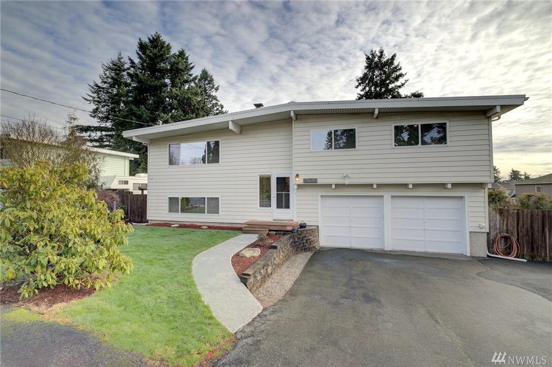 Property Photo: 25630 34th Avenue S WA 98032