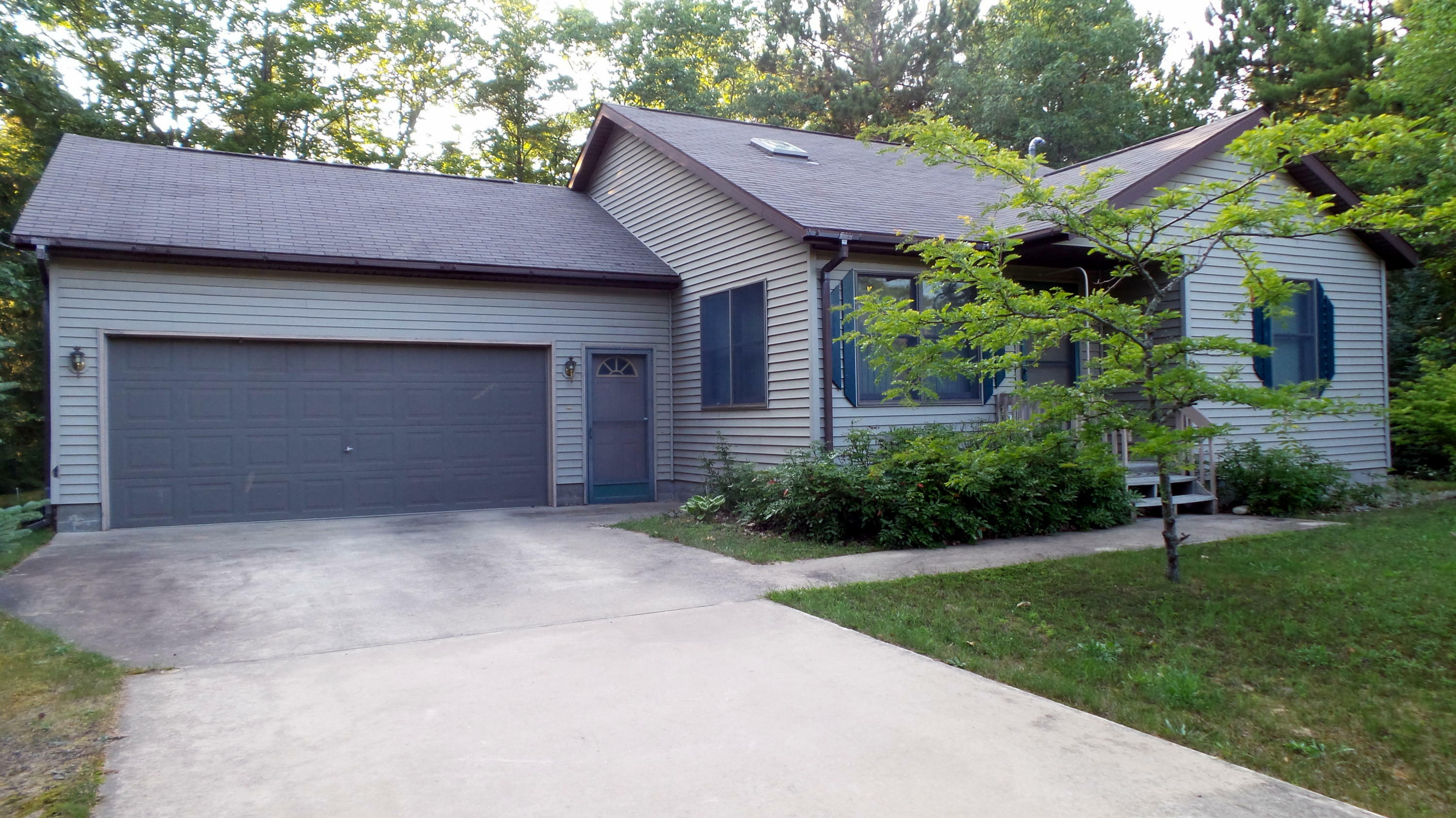 Property Photo:  9231 Cedarhurst Drive  MI 49721 