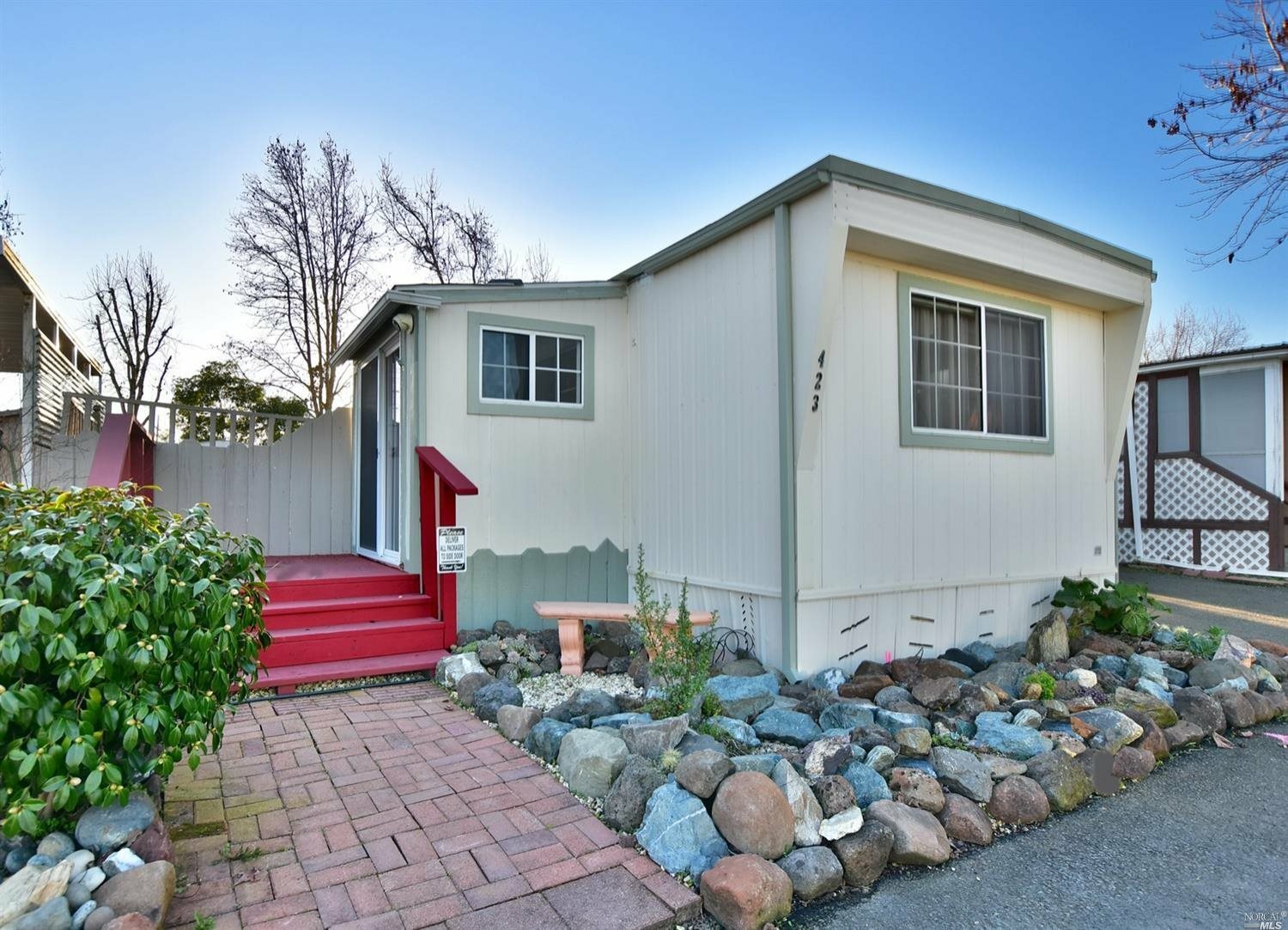 Property Photo:  300 Stony Point Road 423  CA 94952 