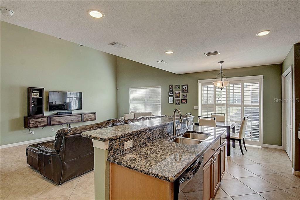 Property Photo:  7116 Montauk Point Crossing  FL 34212 