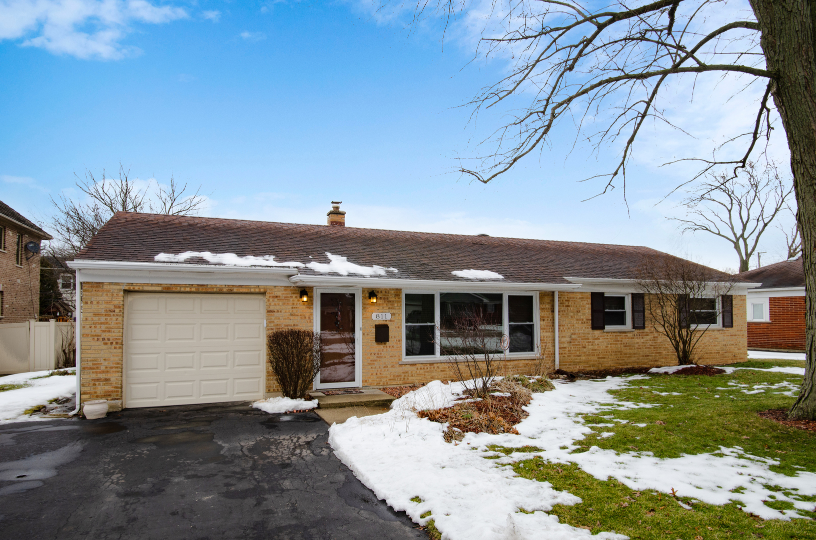 Property Photo:  811 Wedel Lane  IL 60025 