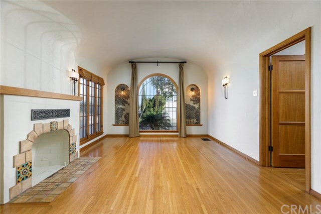 Property Photo: 540 Roswell Avenue CA 90814
