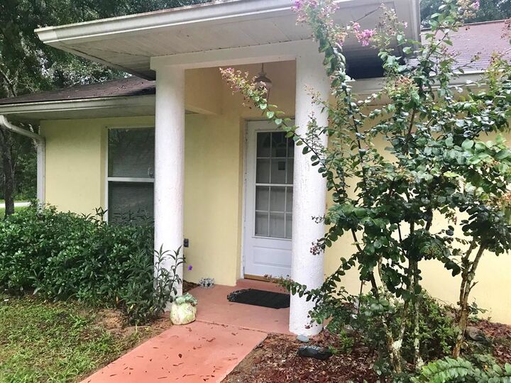Property Photo: 890 N Charles Avenue FL 34453