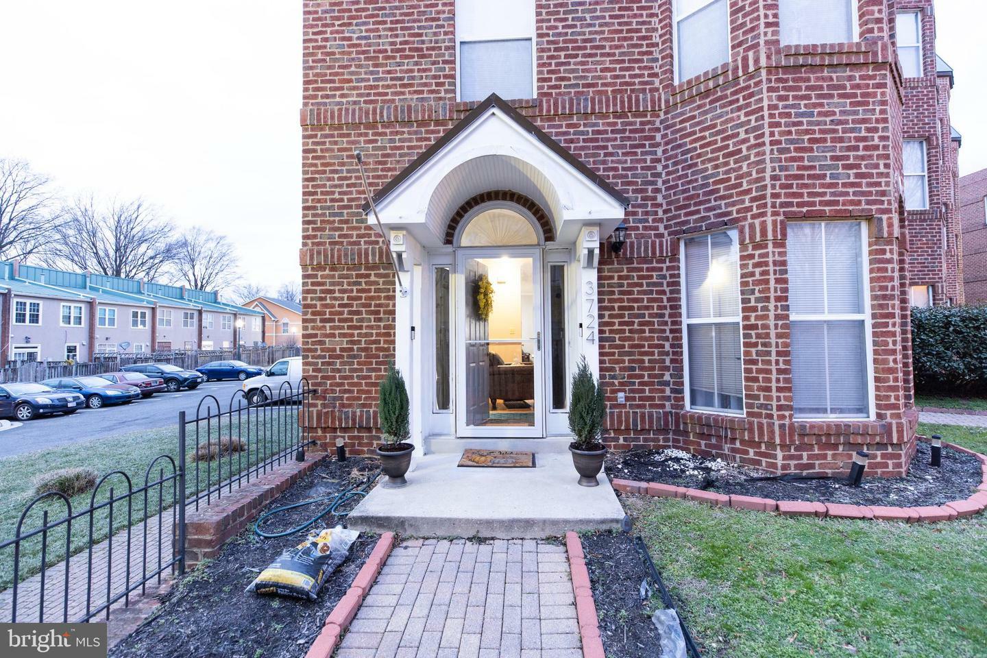 Property Photo: 3724 Burnham Place NE 3724 DC 20019