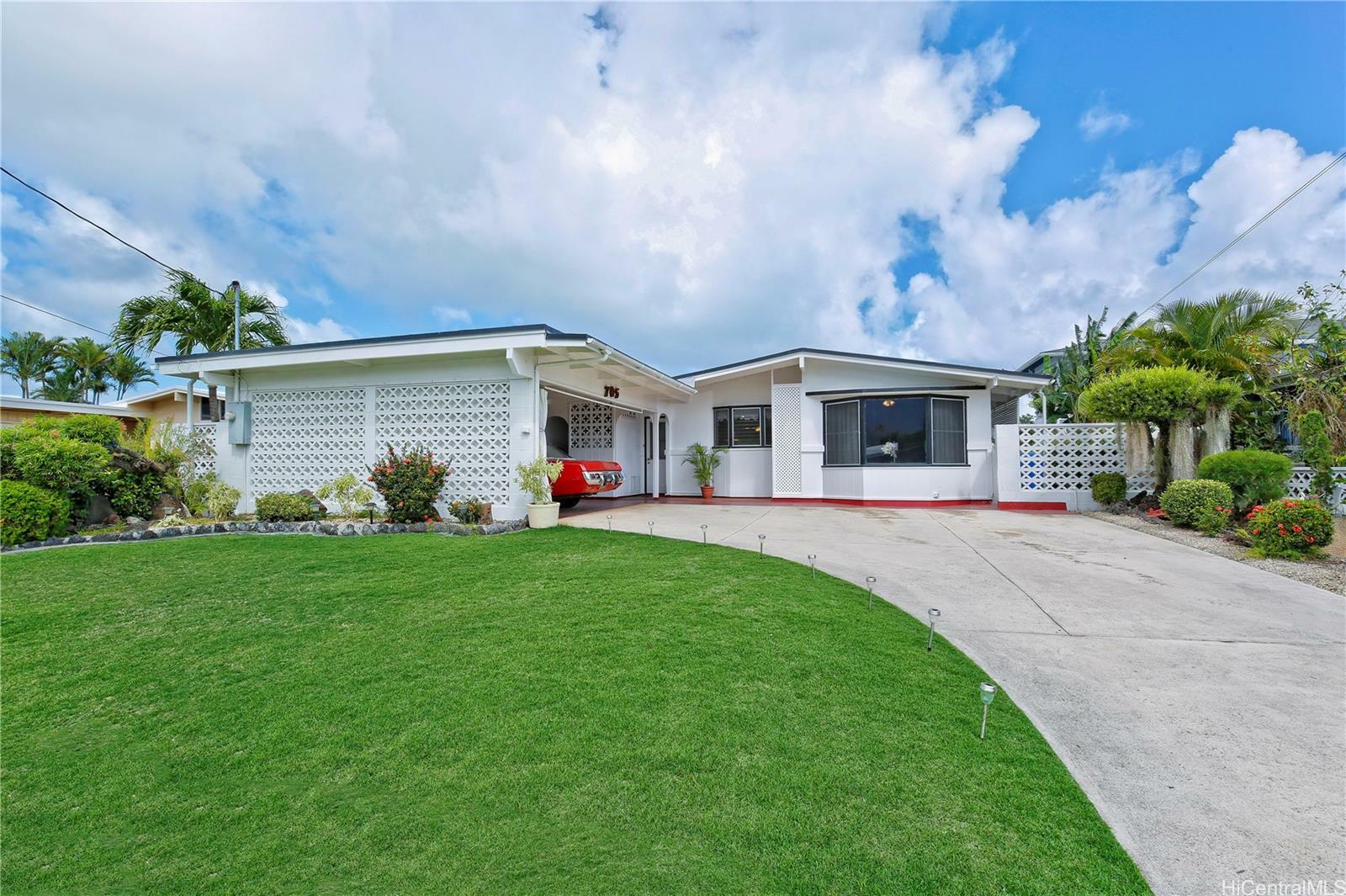 Property Photo:  705 Keolu Drive  HI 96734 