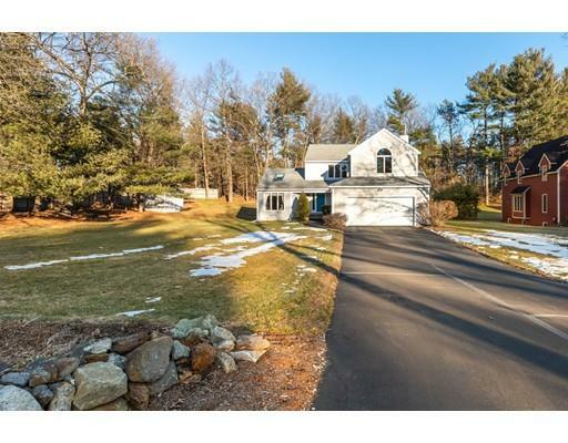 Property Photo:  2 Lynwood Lane  MA 01886 